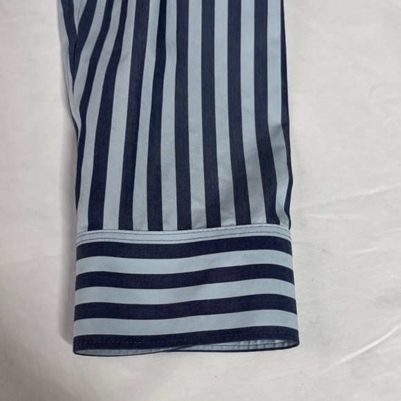 💙Lands End Striped No Iron Button Down Shirt Women’s Size 10 Cotton Work💙 - Picture 10 of 14